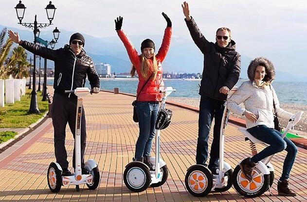 그것은 지원 차량를 타고 앉아 하 고 그것은로에 이동 그걸 얻기 위해 노력 하지 않는.