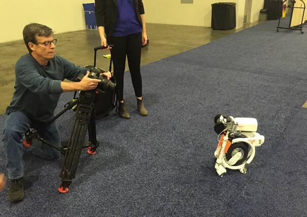 Премиум дизайн стиль и качество E3 делает ежедневно коммутирующих очень легко и весело.